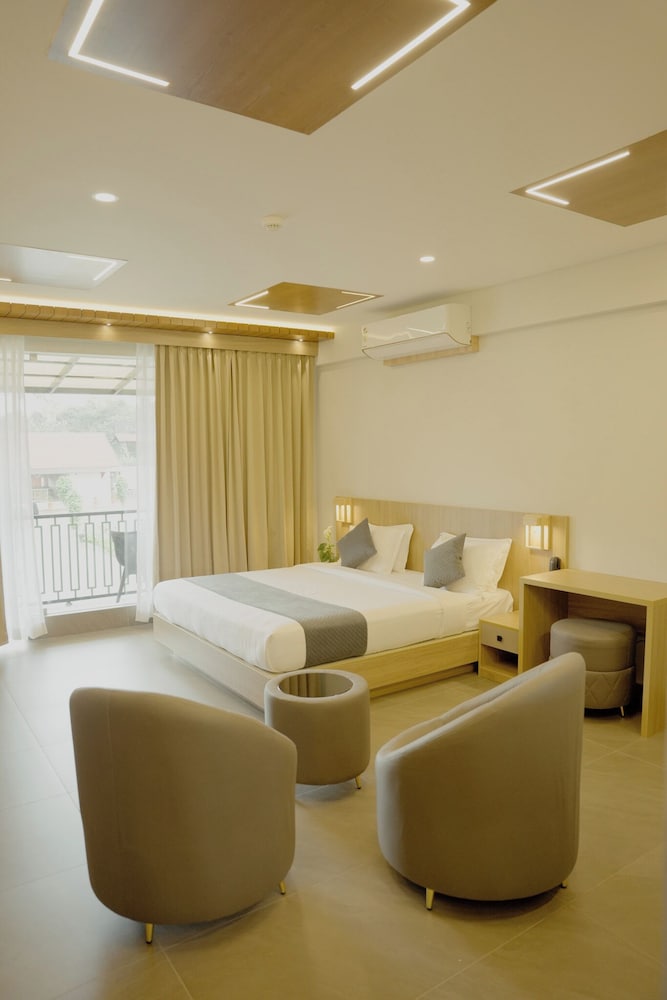 Superior Room, Balcony, Courtyard View photo 1
