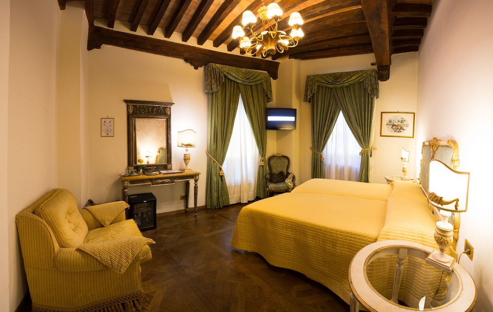 Standard Double Room - Photo 6