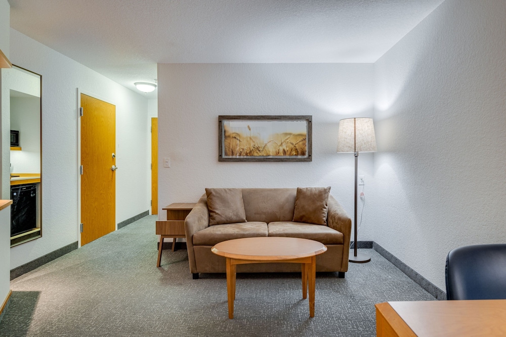 Suite, 2 Double Beds - Photo 10