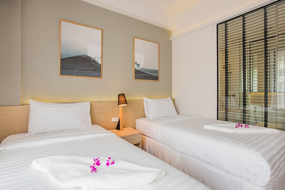 Deluxe Twin Room photo 3