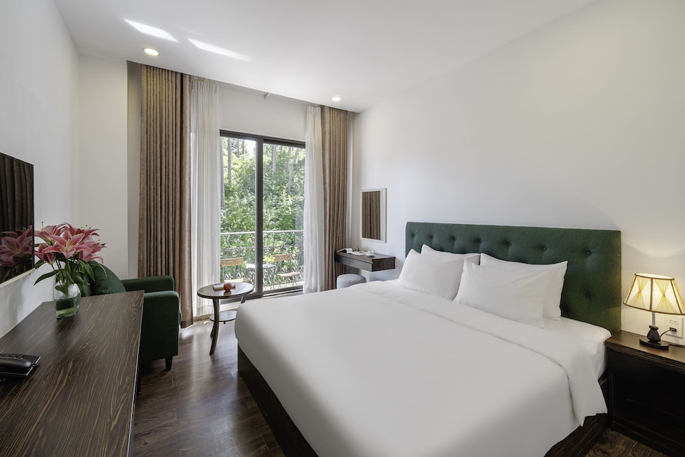 Deluxe Double Room, Balcony - Photo 1