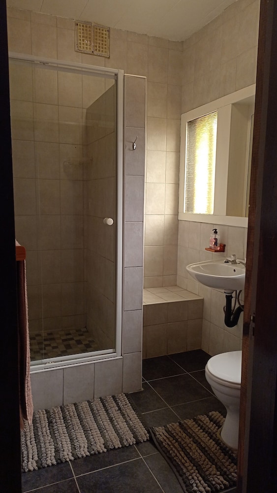 Basic Double Room photo 3