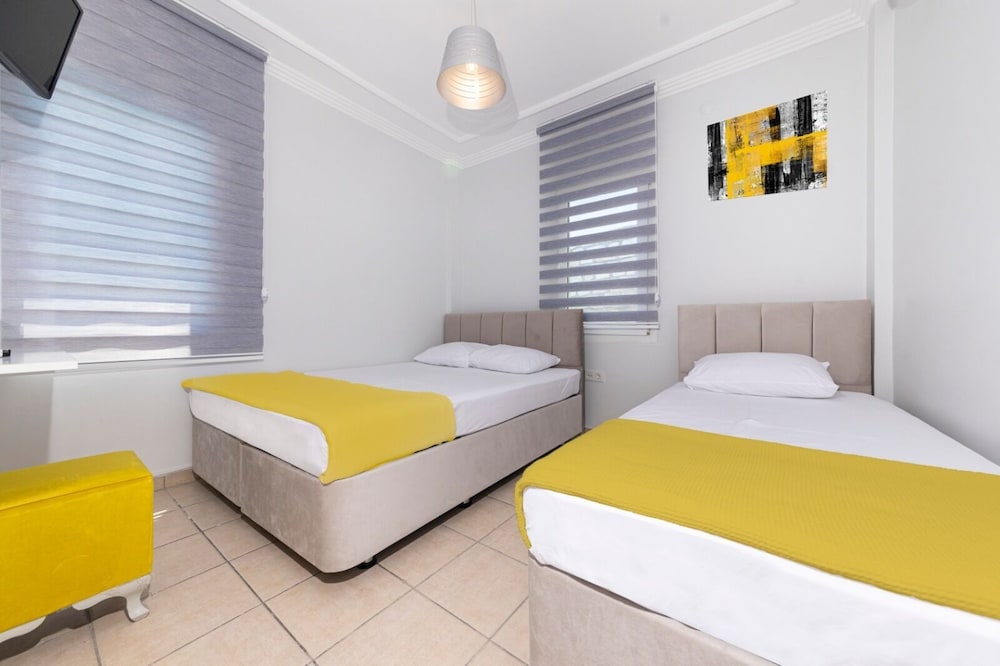 Standard Twin Room - Photo 3