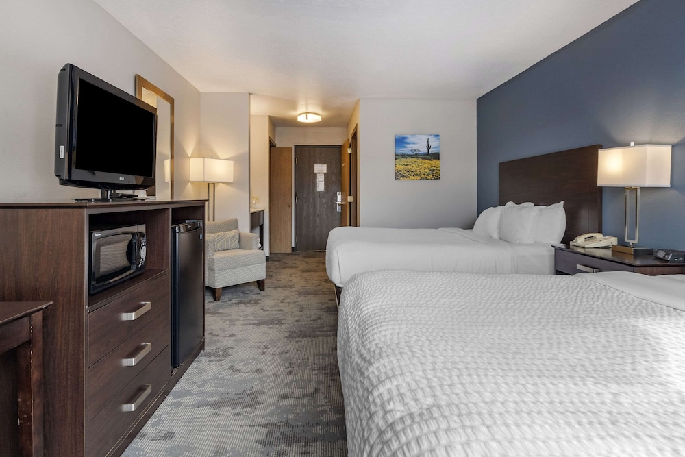 Standard Room, 2 Queen Beds, Non Smoking - Photo 2