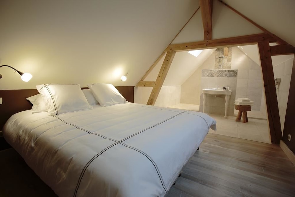 Deluxe Suite, 2 Bedrooms (Suite Jeanne De Navarre) photo 2