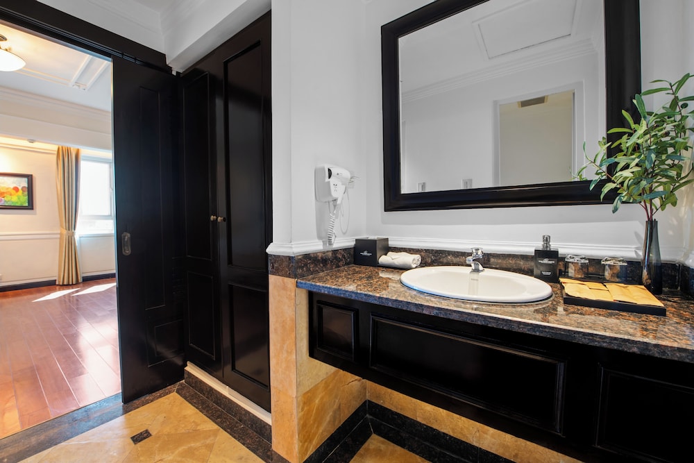 Deluxe Twin Room (French Wing) - Photo 6