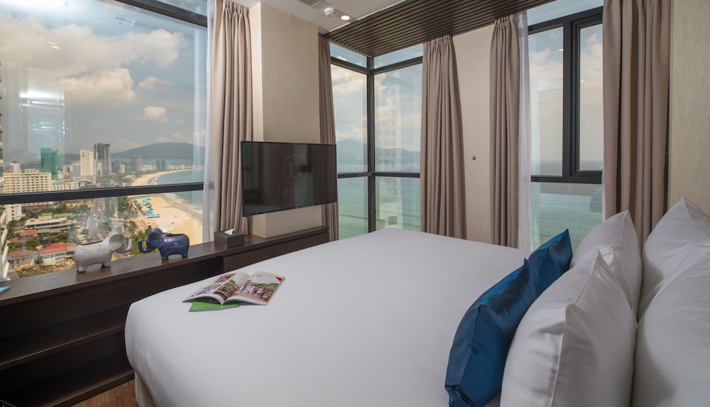 3-Bedroom Penthouse