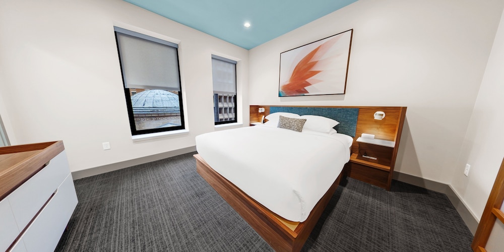 Suite, 1 Twin Bed (The Hero) photo 2