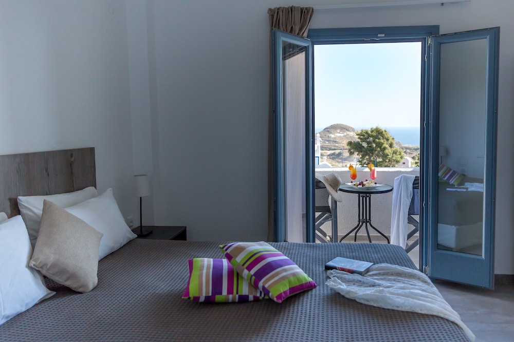 Superior Room, Pool View - Photo 1