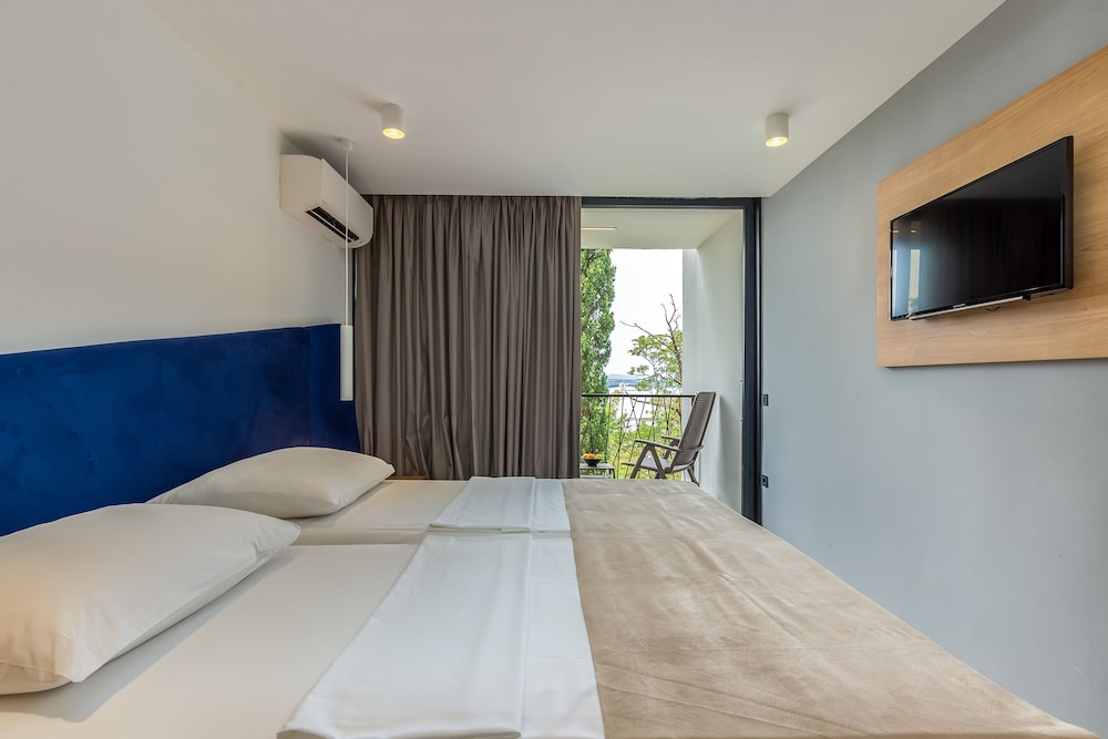 Family Double Or Twin Room photo 3