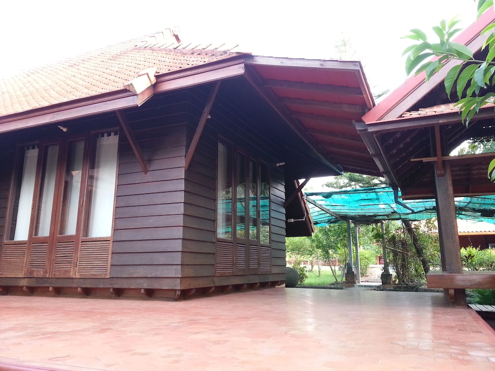 Villa photo 3
