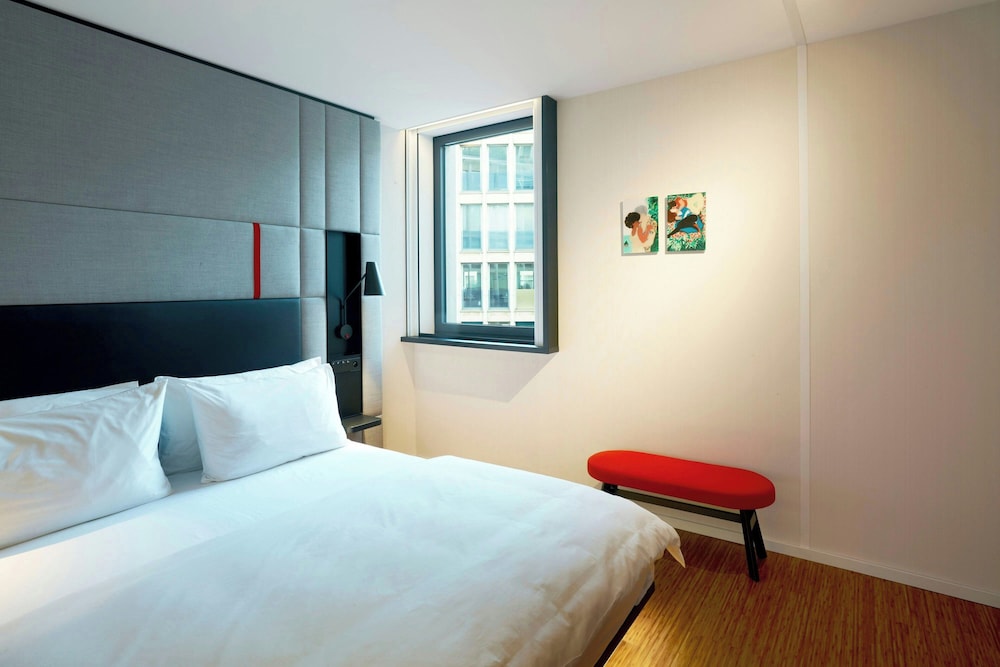 Room, 1 King Bed (Mobility Accessible, Roll-In Shower)