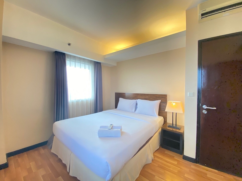 Room - Photo 13
