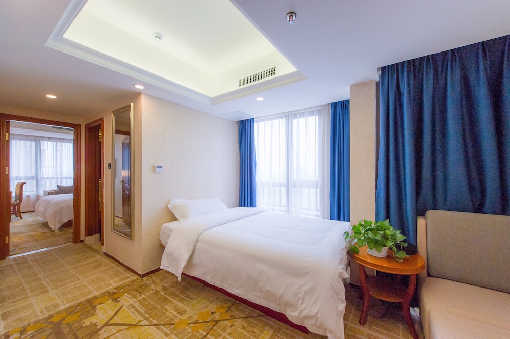 Economy Suite photo 1