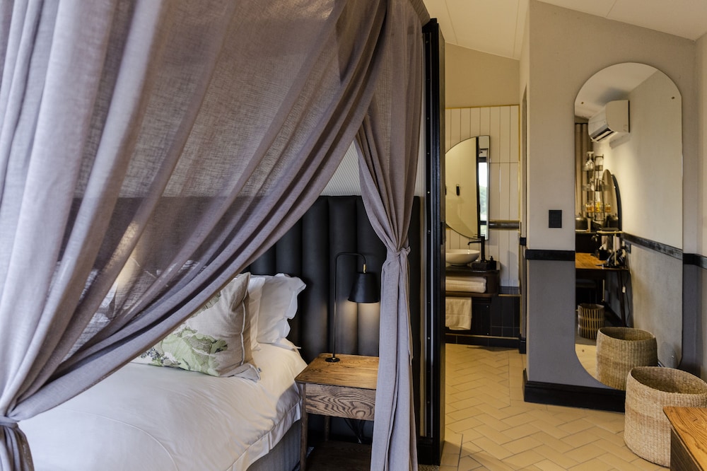 Bridge House Garden Suite 4