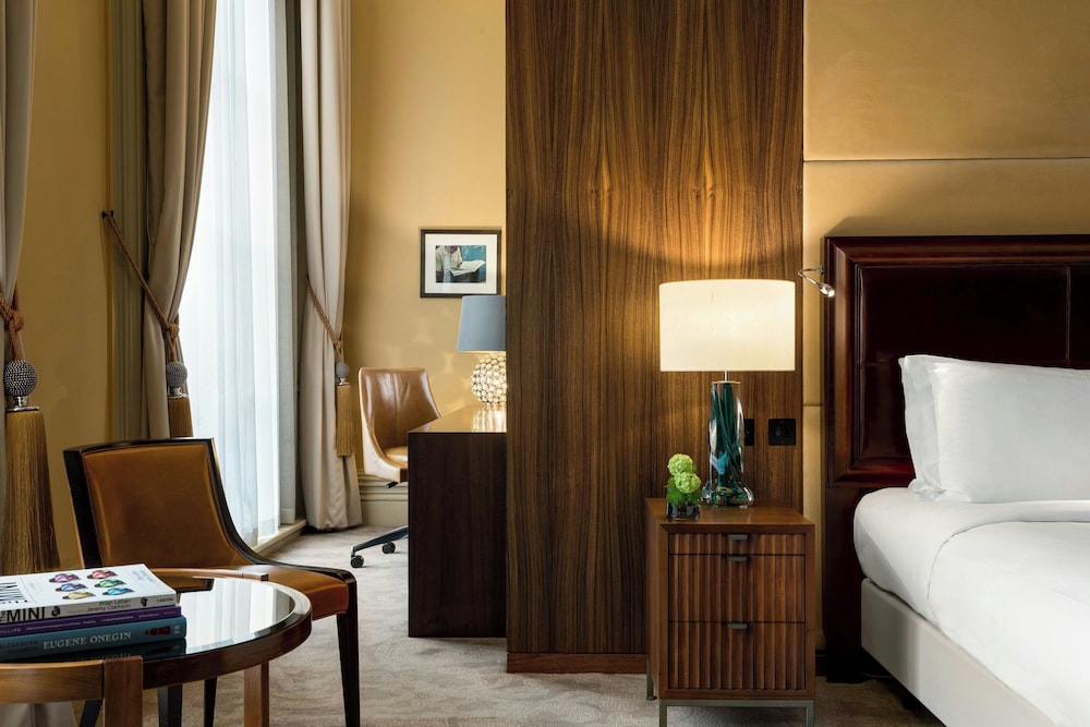 Junior Suite, 1 King Bed