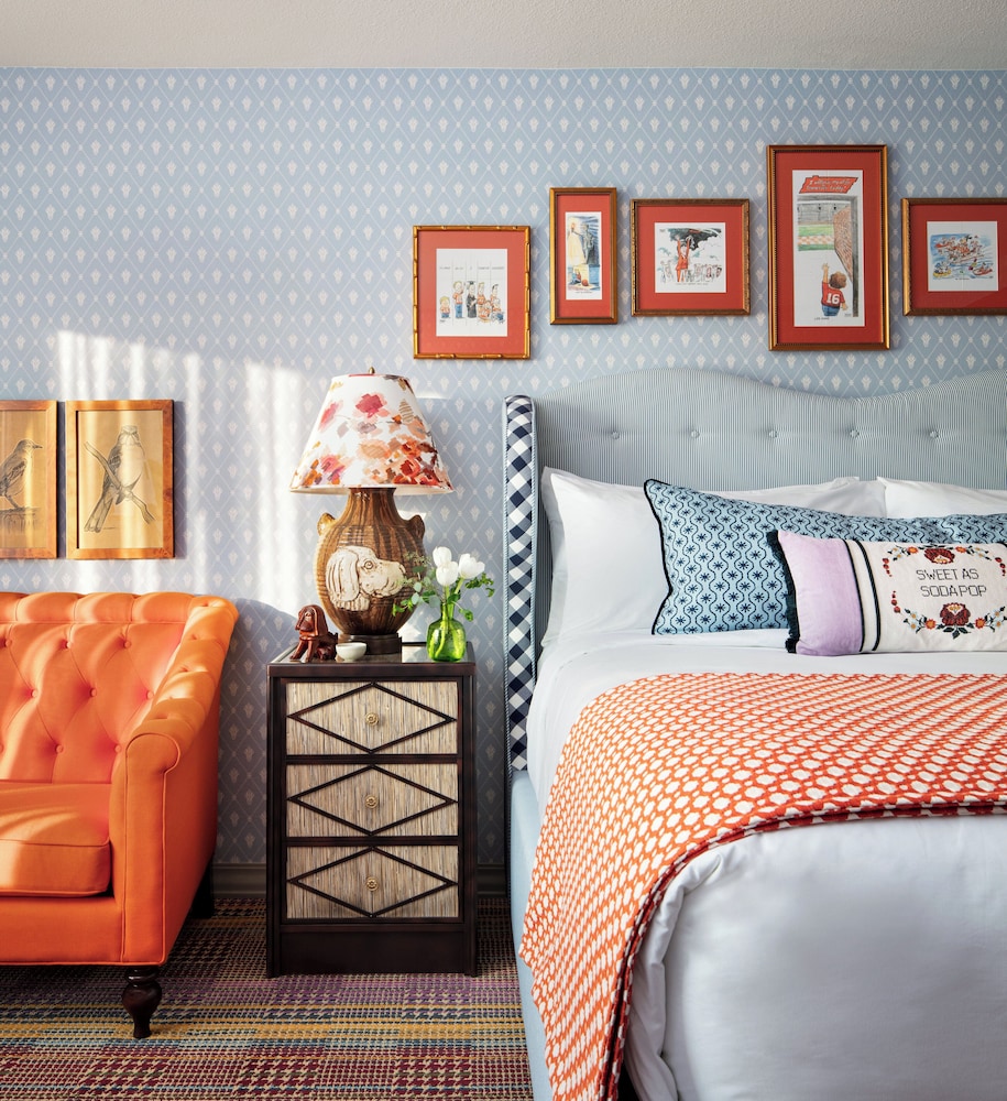 Room, 1 King Bed, Oversized (Graduate) - Photo 4