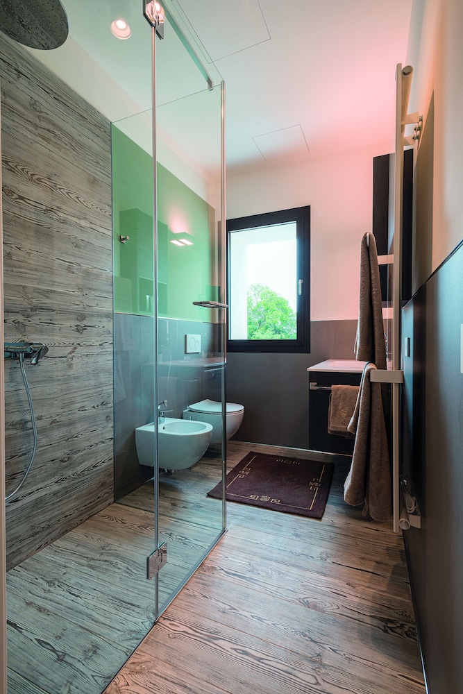 Luxury Condo photo 3