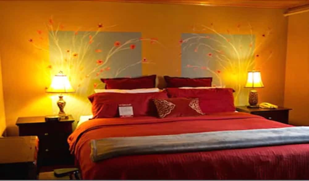 Superior Room, 1 King Bed, City View photo 2