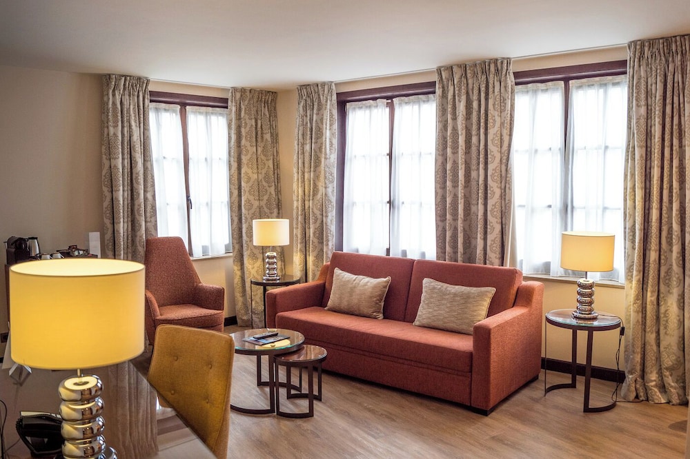 Junior Suite Privilege View - Photo 4
