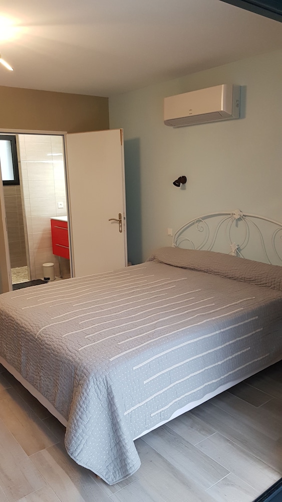 Triple Room (Sauvajou) - Photo 1