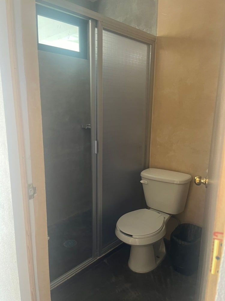 Basic Triple Room, Air conditioning, Pool View photo 3