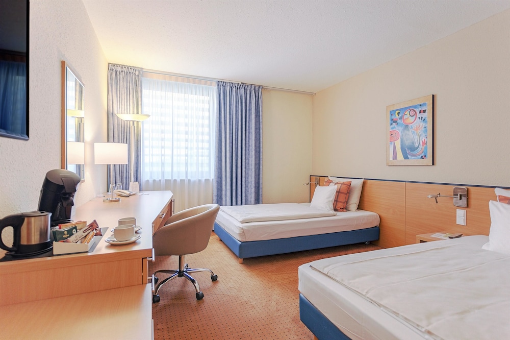 Business Room, 2 Twin Beds - Photo 1