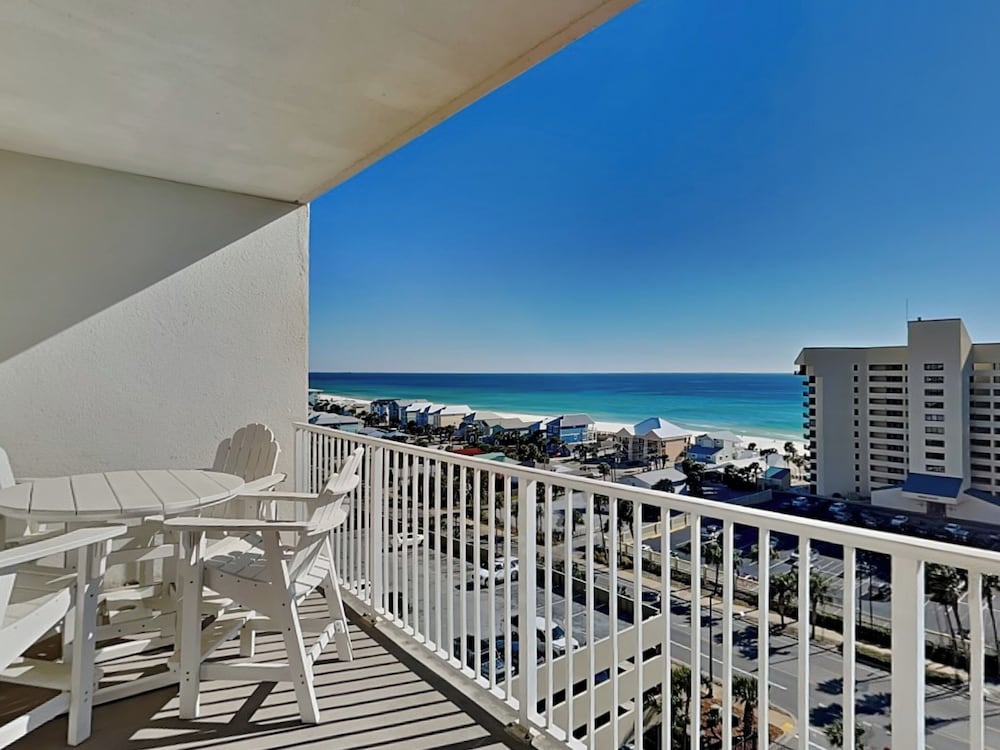 Condo (#913 - No Pets)