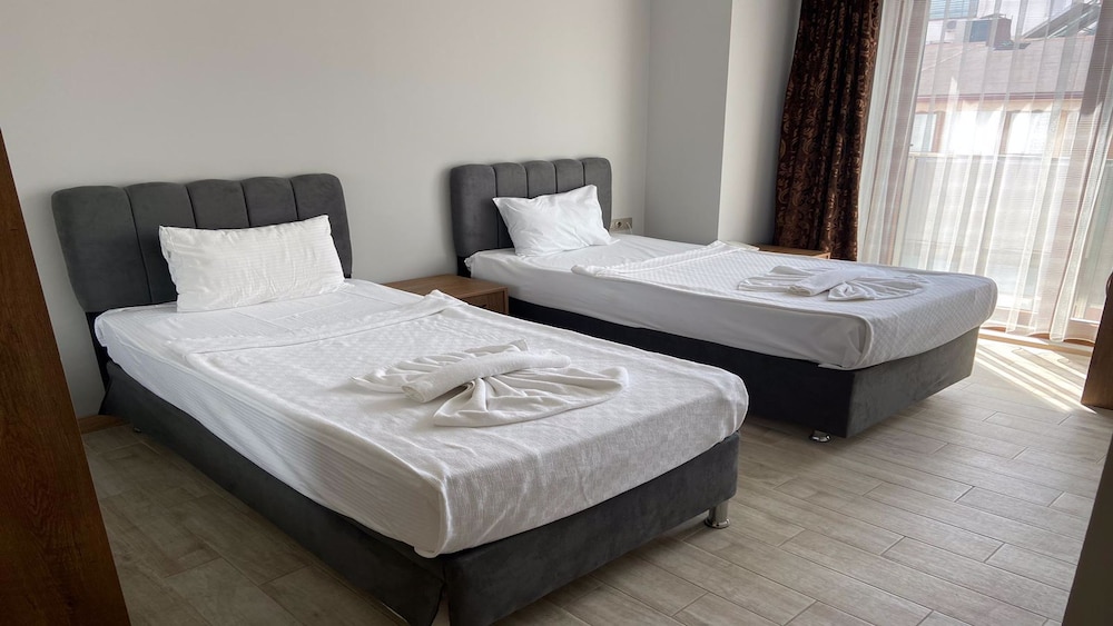 Standard Twin Room - Photo 1