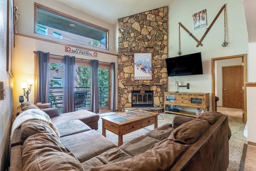 Condo (3 Bedrooms)