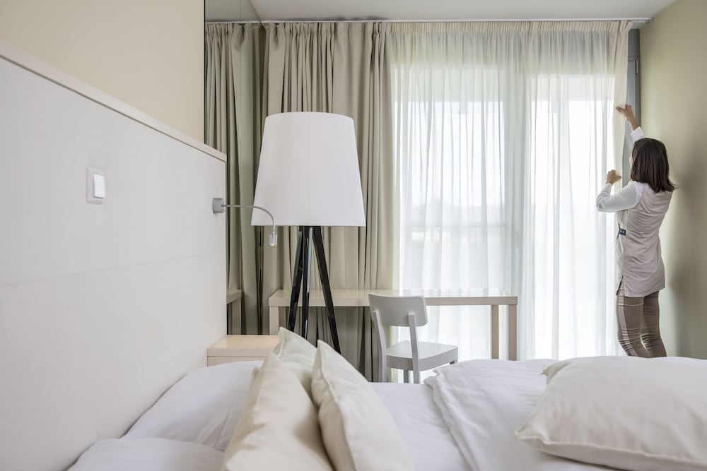 Deluxe Apartment, 2 Bedrooms, Balcony, Partial Sea View photo 3