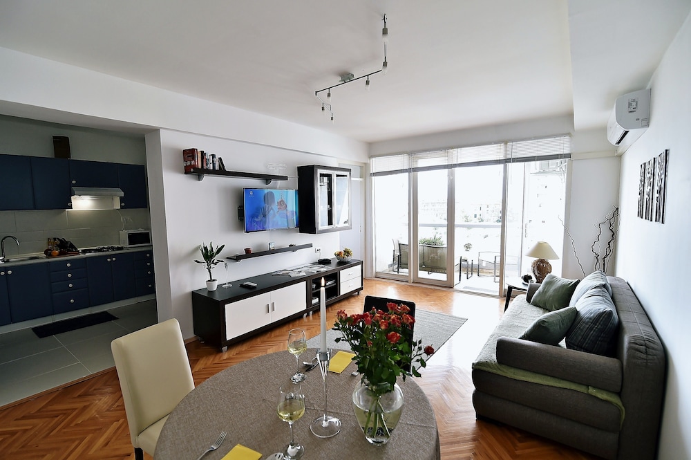 Apartment, 2 Bedrooms, Balcony photo 1