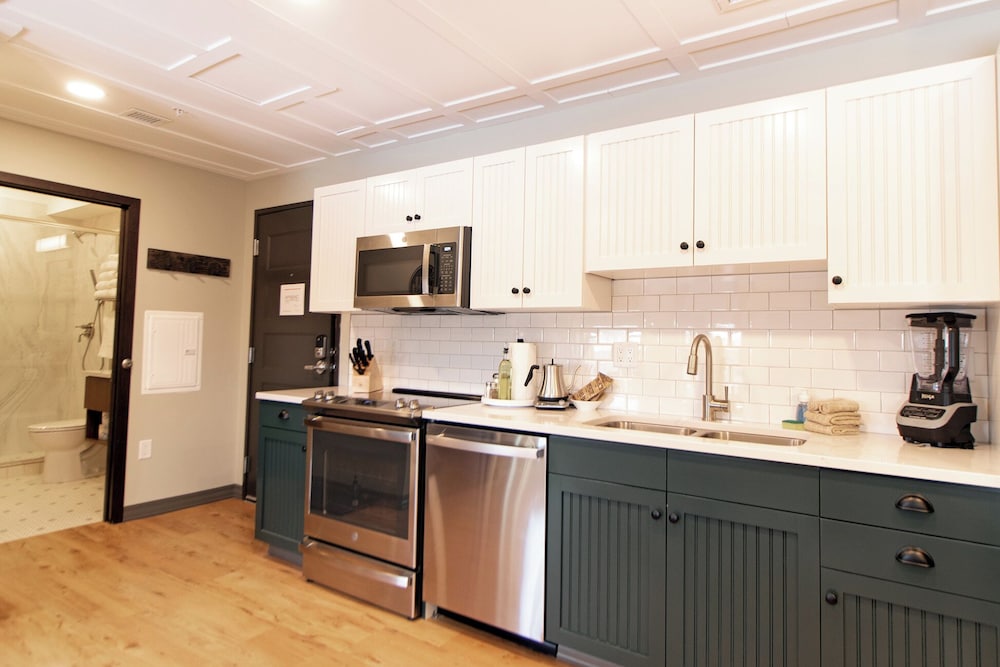 Premium Apartment, 1 Queen Bed with Sofa bed, Non Smoking, Kitchen photo 3