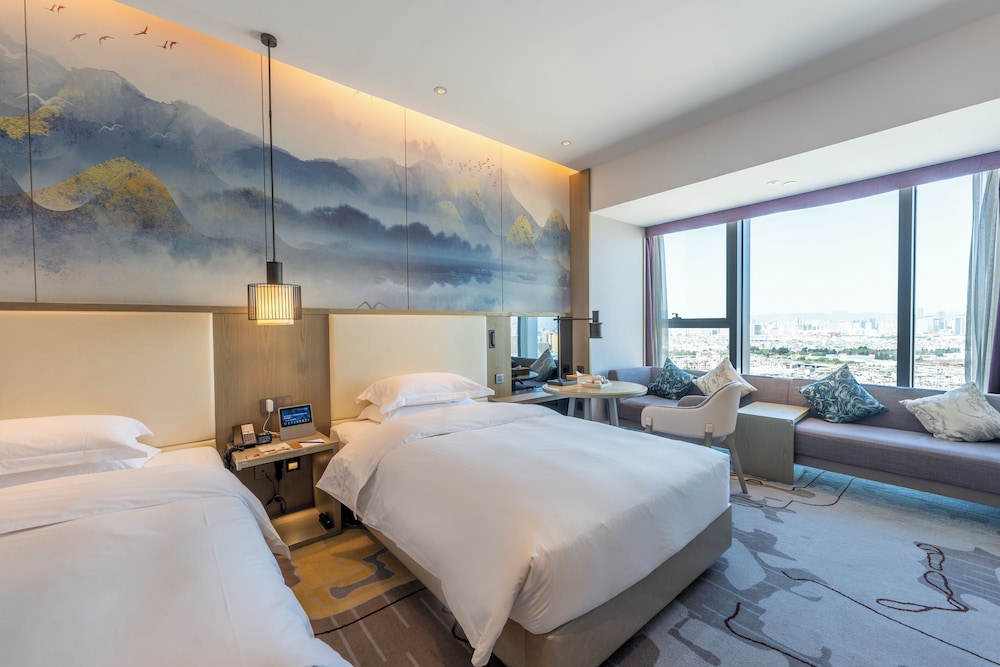 Room, 2 Twin Beds, City View - Photo 1