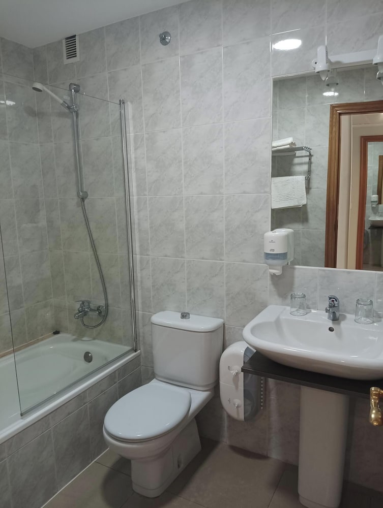 Double or Twin Room photo 2
