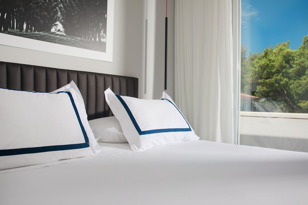 Luxury Suite, 1 Bedroom, Balcony, Sea View photo 2