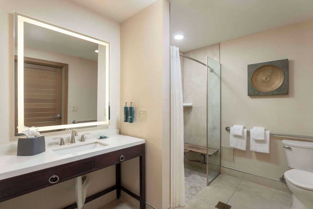 Premium Suite, 2 Queen Beds, Accessible (Hearing) - Photo 6
