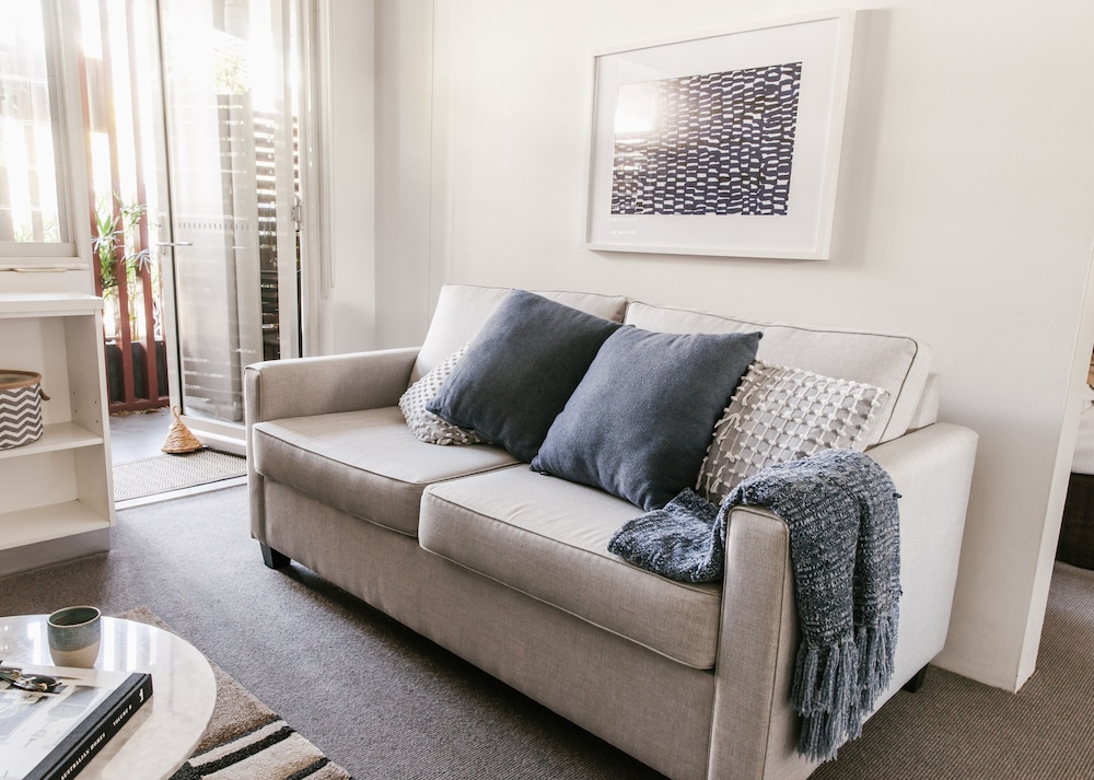 One Bedroom Apartment - Photo 3
