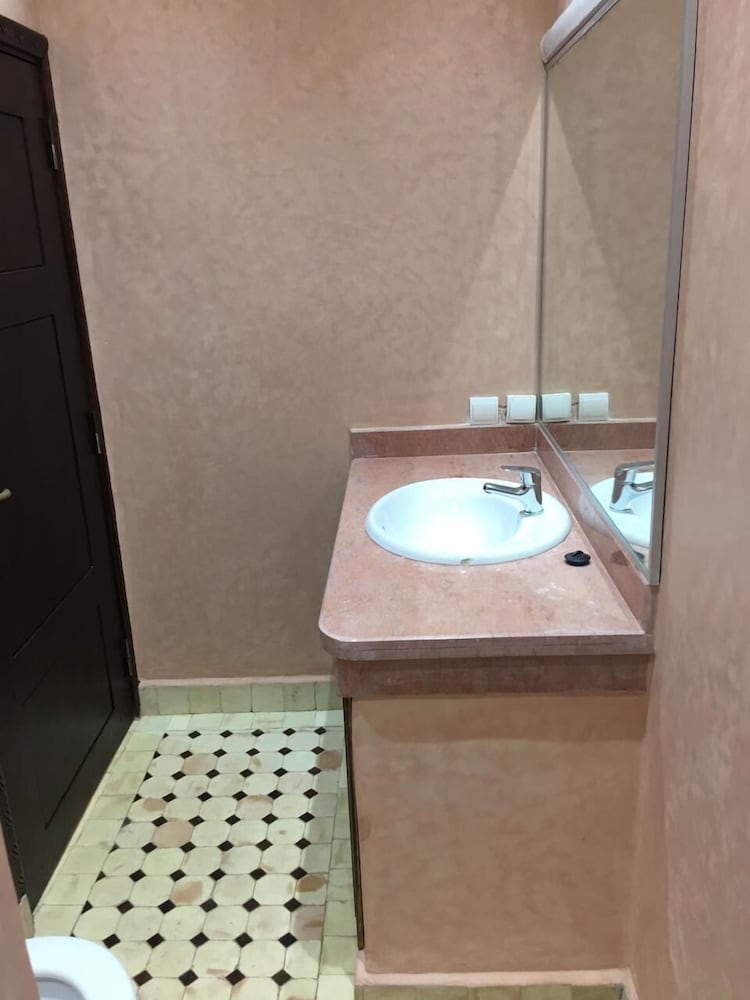 Single Room photo 3