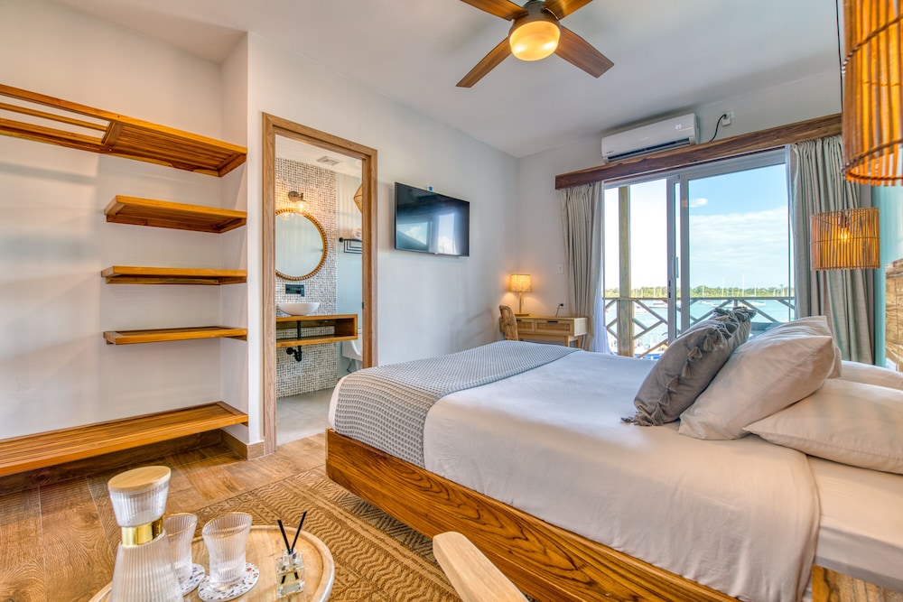 Oceanview Premium Queen Room - Photo 2