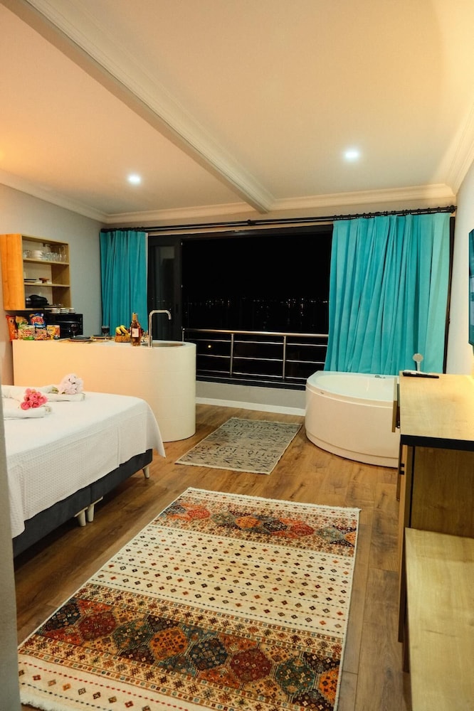 Junior Penthouse, Sea View
