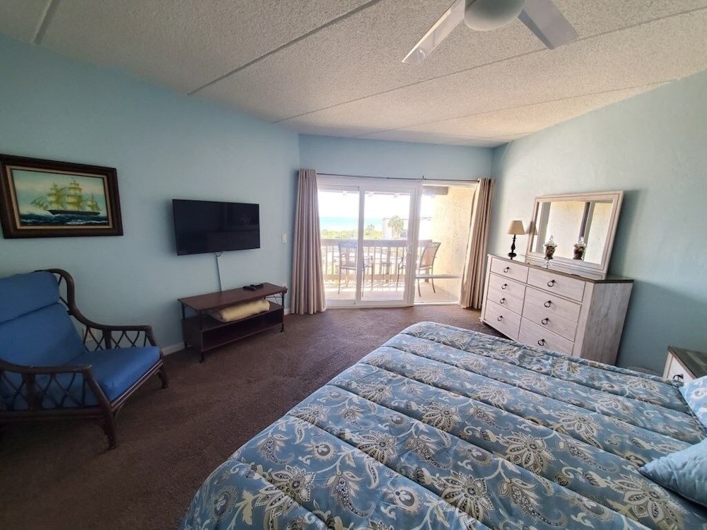 Condo, 2 Bedrooms
