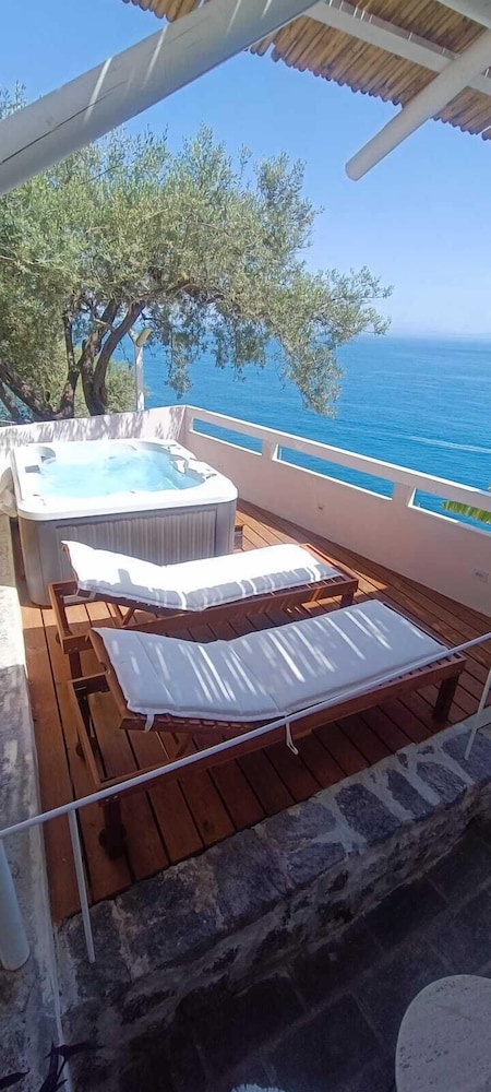 Luxury Villa photo 2