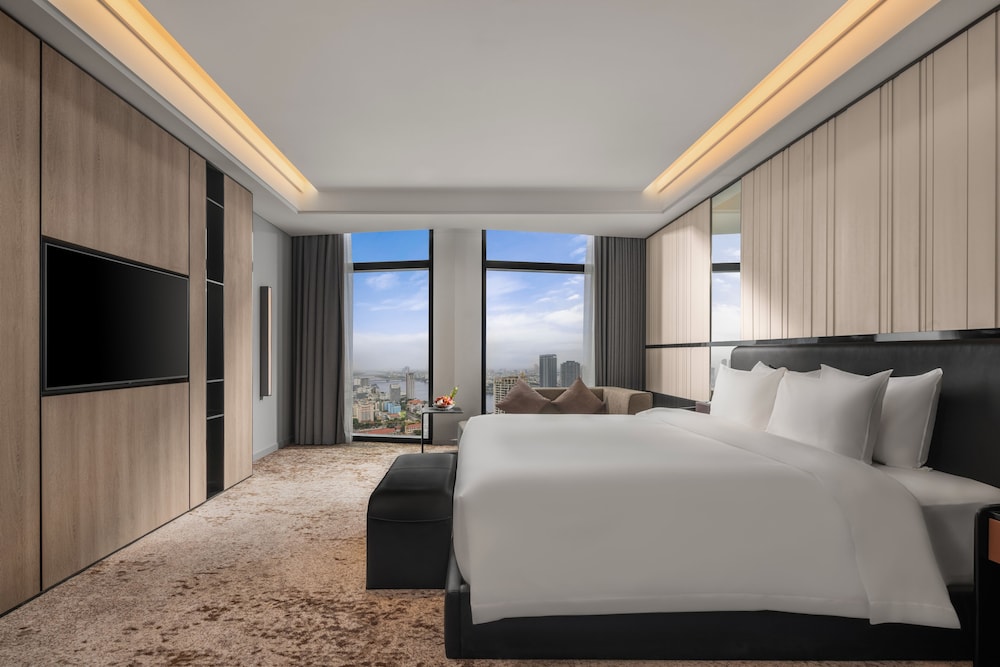 Luxury Suite