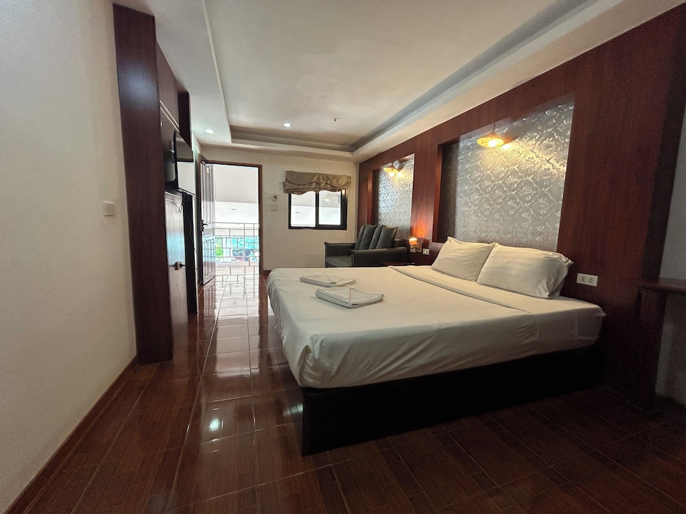 Deluxe Double Room photo 3
