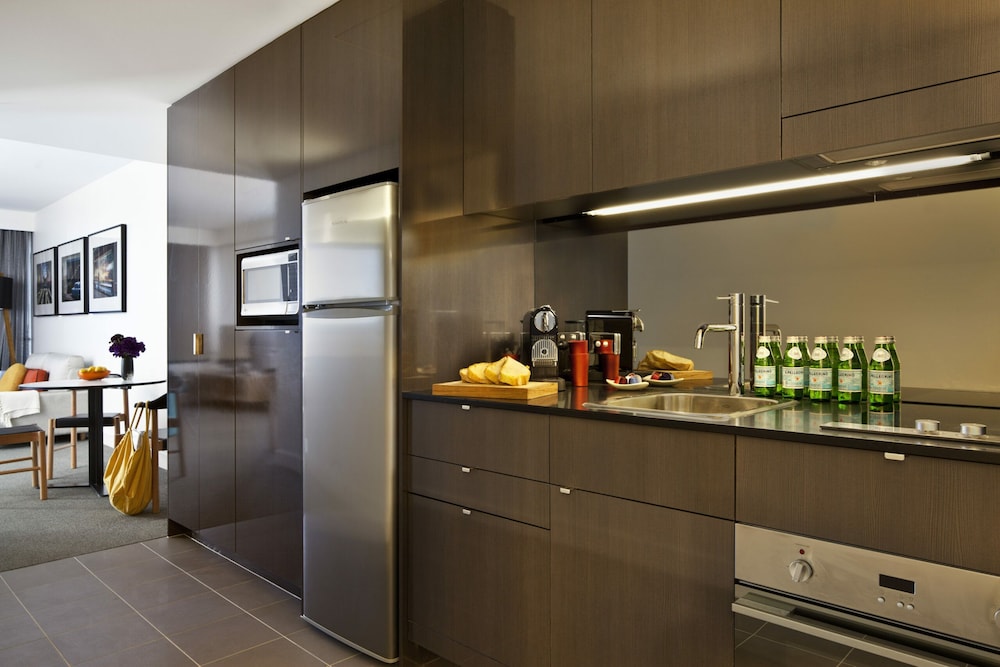 East Apartment - Photo 3