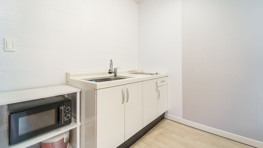 Basic Room, 1 Bedroom (203) photo 2