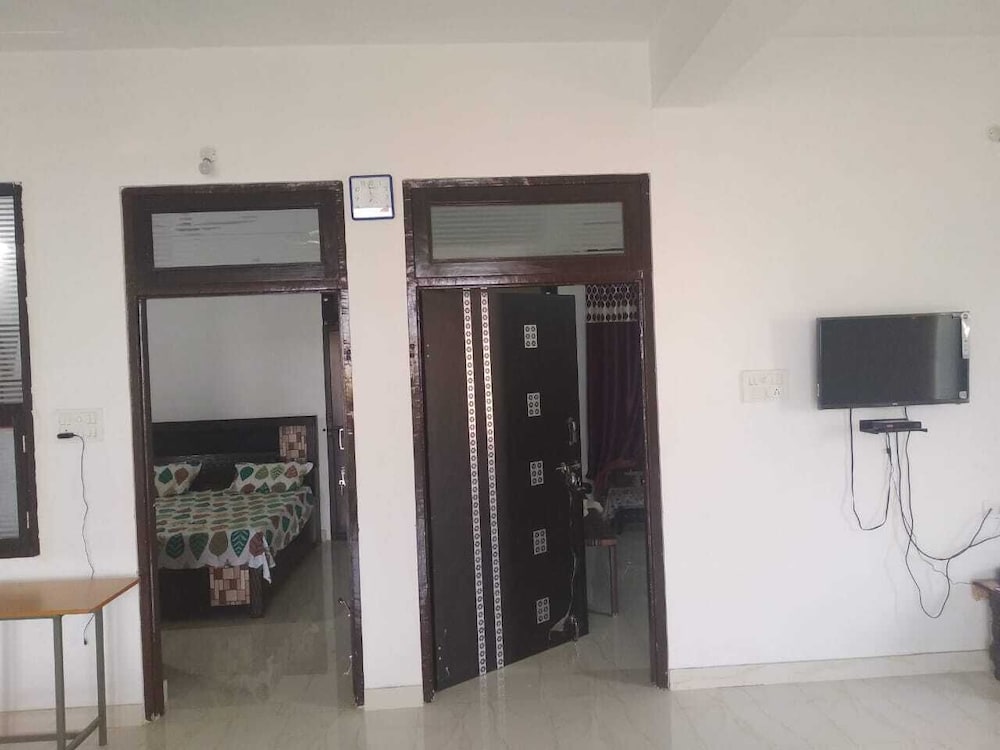 Double Room - Photo 3