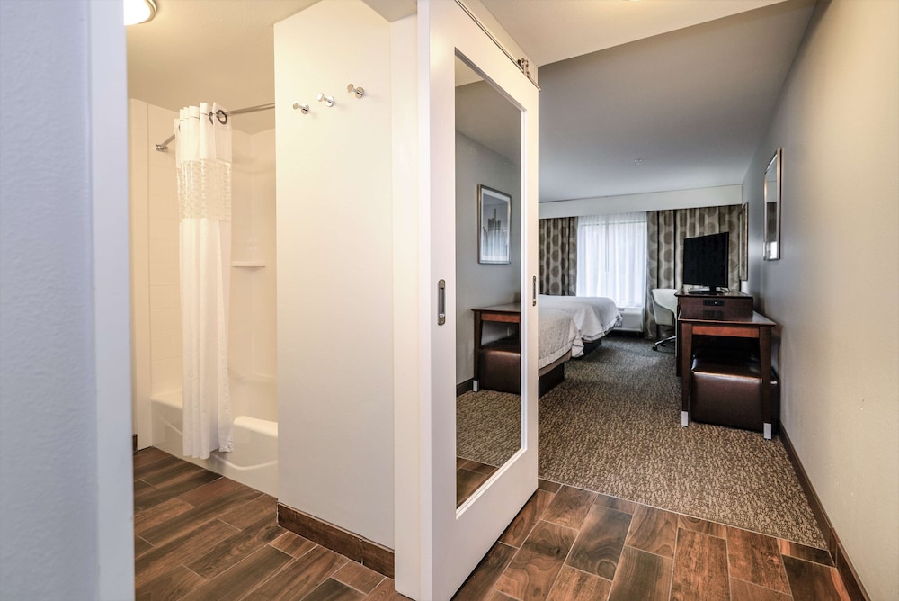 Room, 2 Queen Beds, Accessible (Hearing) photo 1