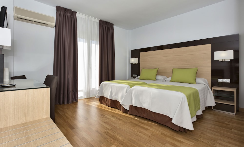 Standard Room - Photo 1